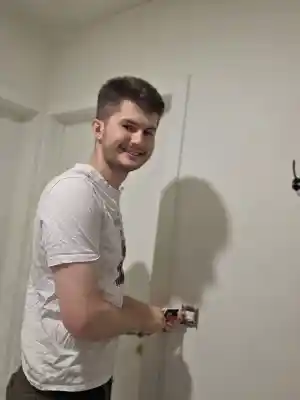 Adam Elektro.jpg
