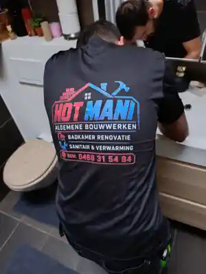 HOT MANI .jpg