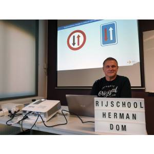 Erkende rijschool Herman Dom (2833).jpg