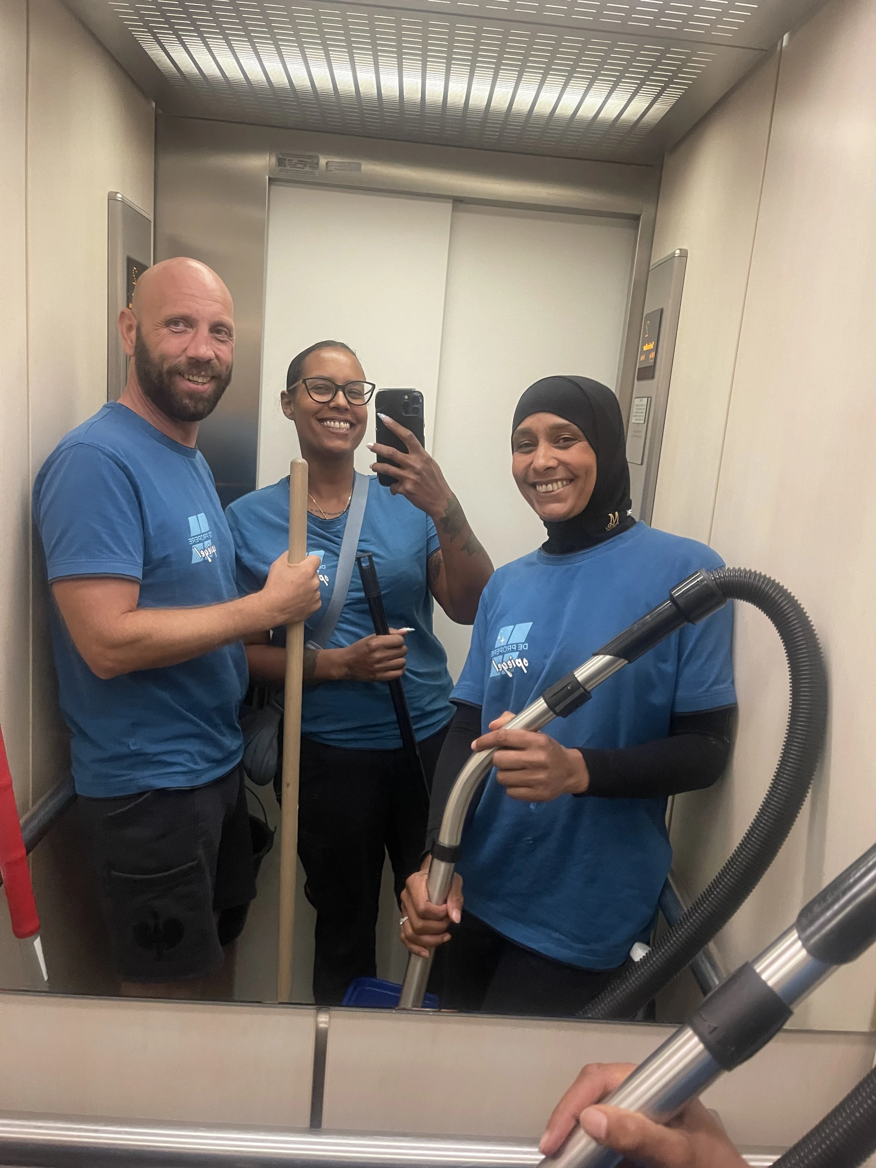 De Propere Spiegel.jpg